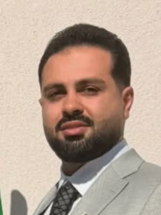 Navid, master barber
